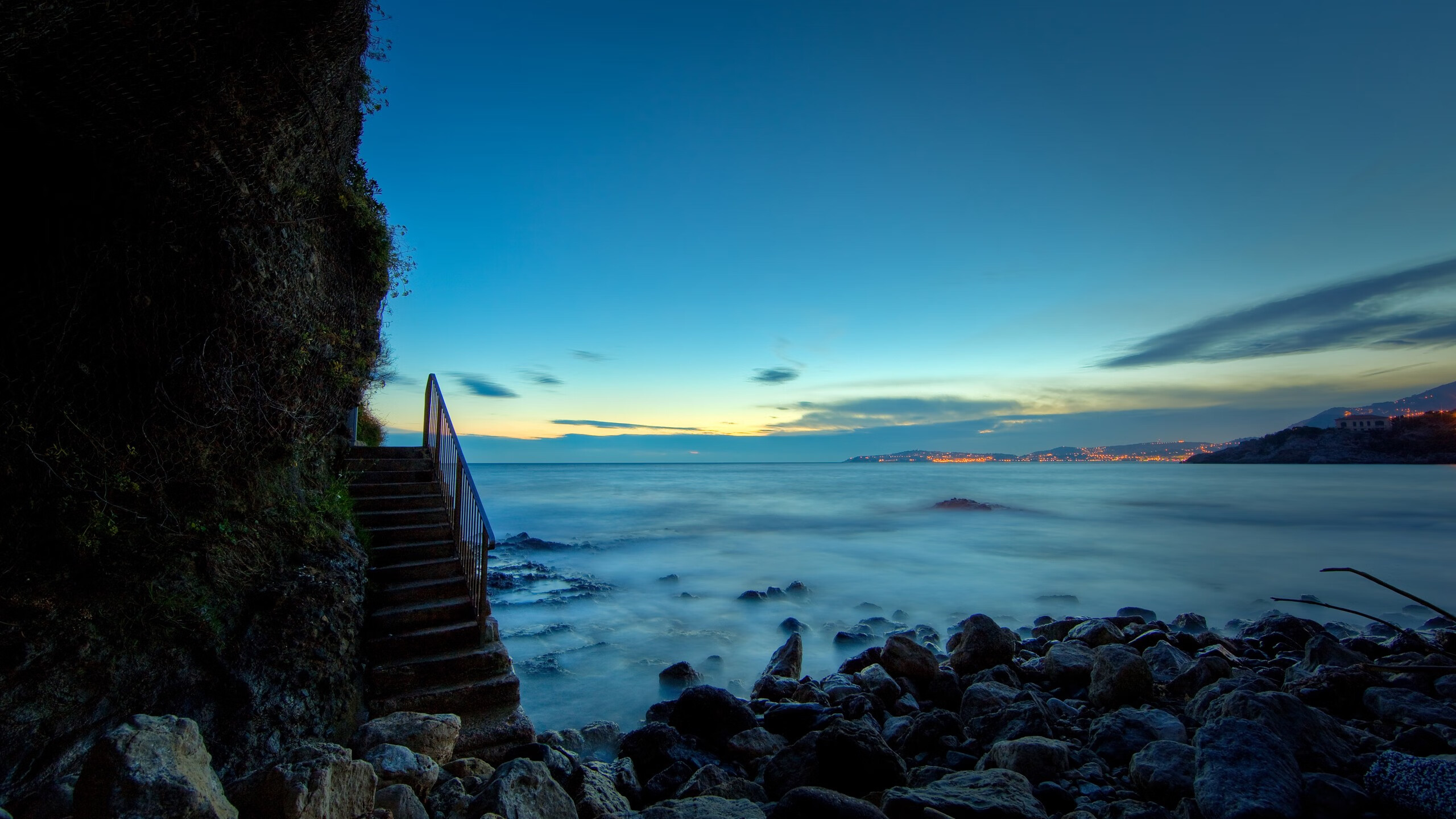 开云体育官方app-足球比赛文化创意衍生品销售数据增长显著，足球产品营销方案